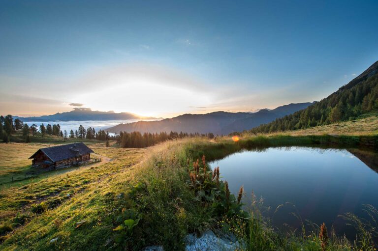 Blick auf das umliegende Bergpanorama von den Lackenalmen in Altenmarkt Zauchensee